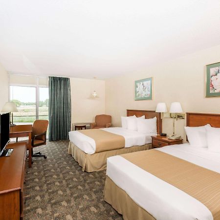 Days Inn By Wyndham Grand Island I-80 Doniphan Exterior photo